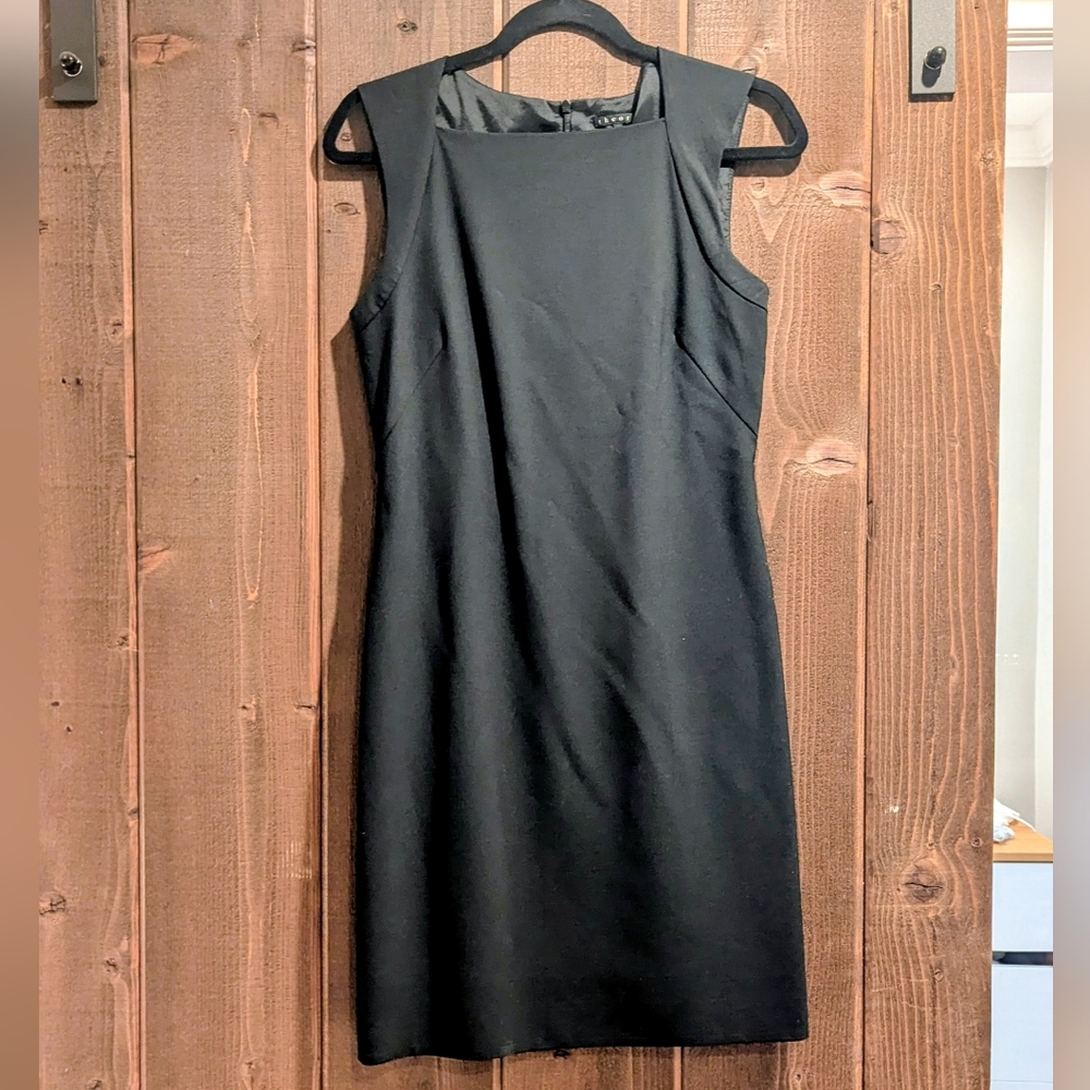 Elegant Black Sleeveless Dress